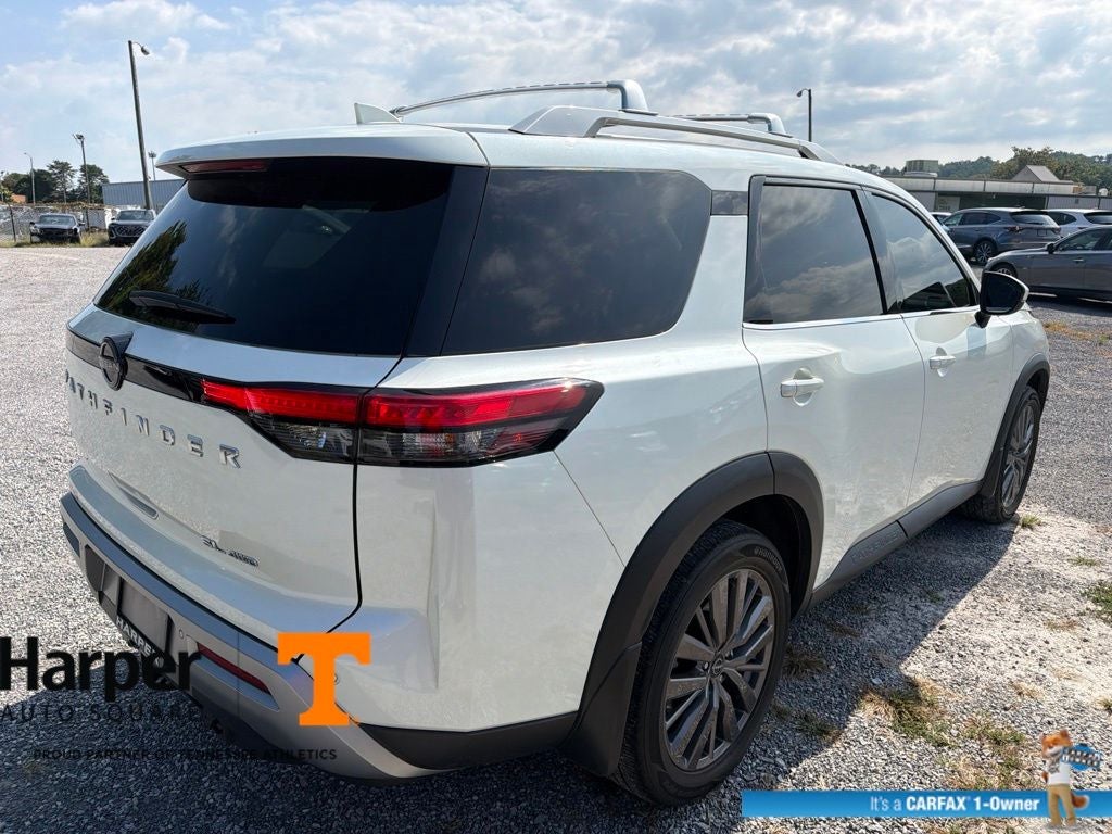 2023 Nissan Pathfinder SL