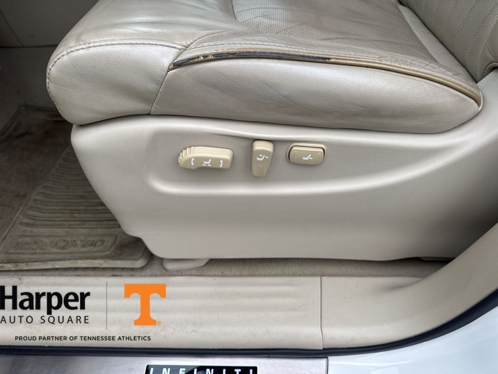 2015 INFINITI QX80 Base