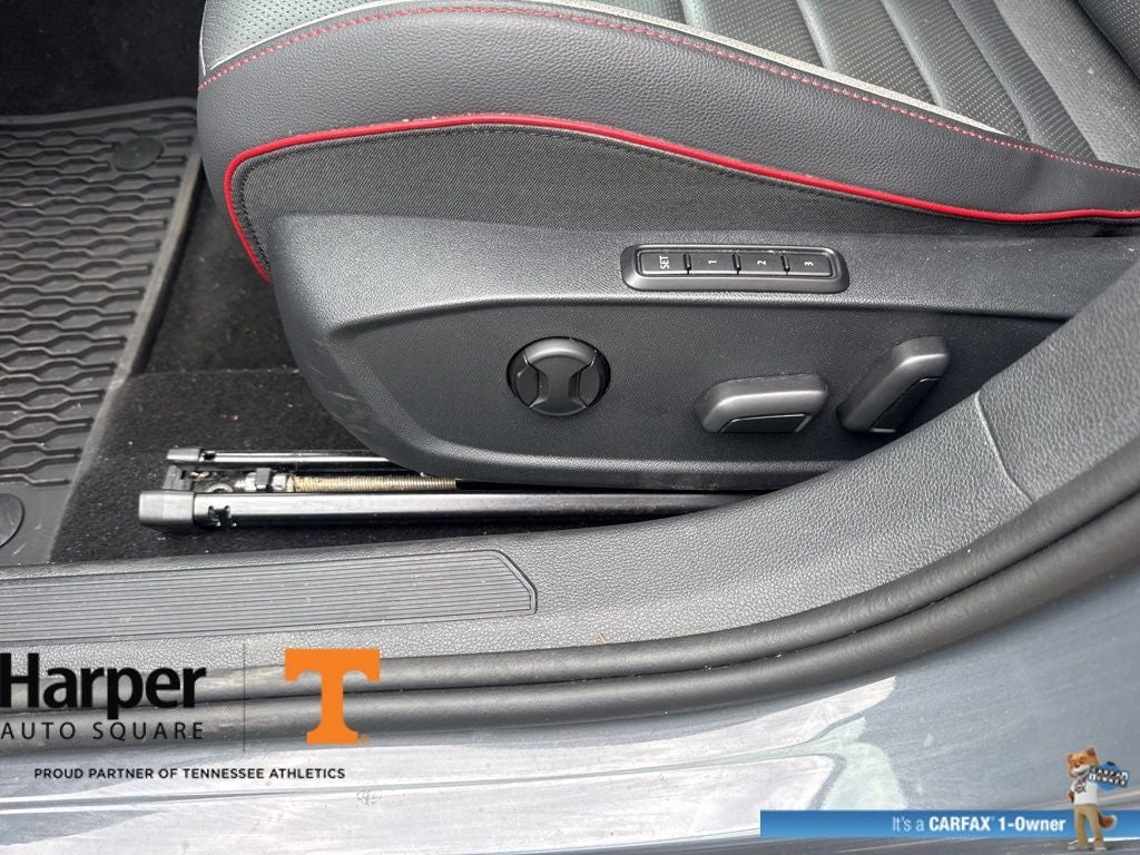 2024 Volkswagen Golf GTI SE