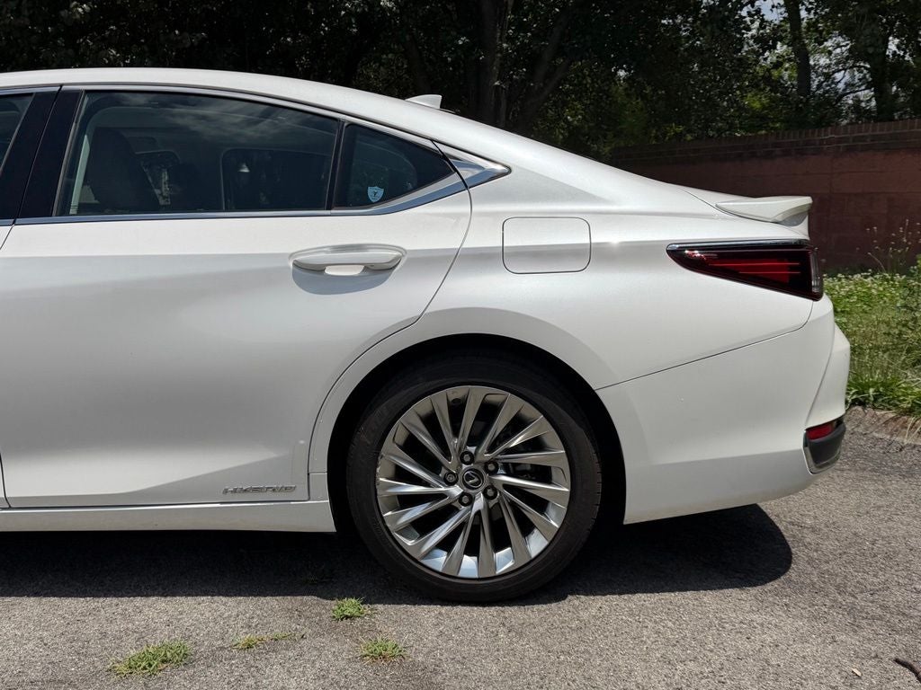 2021 Lexus ES 300h Ultra Luxury