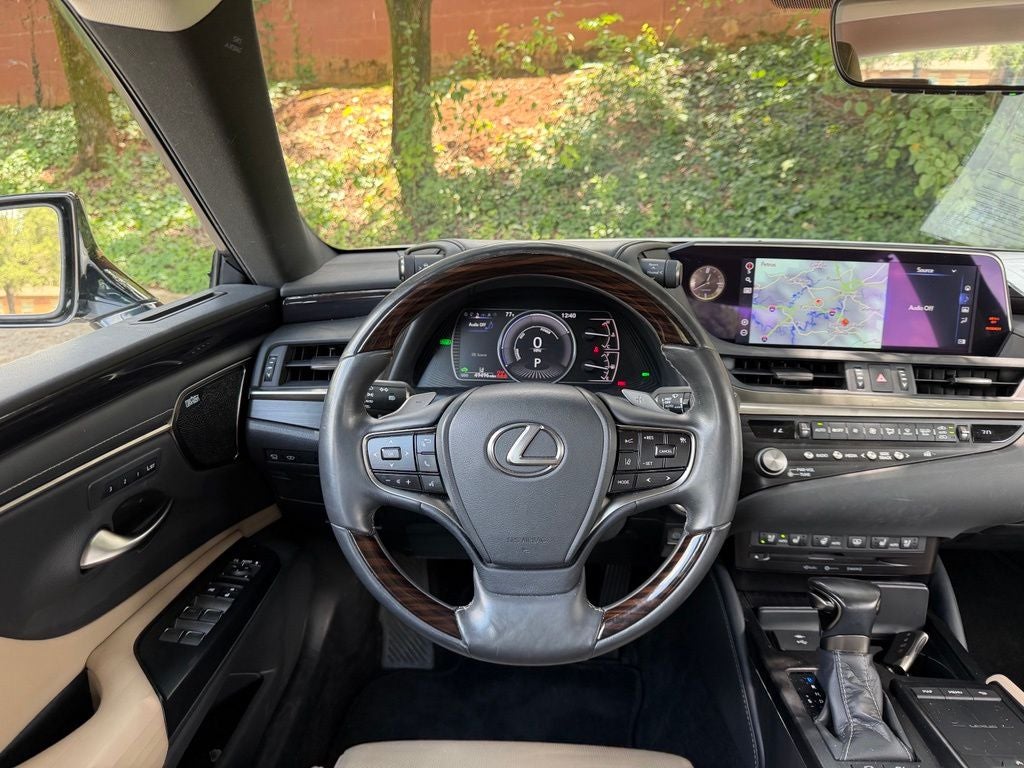 2021 Lexus ES 300h Ultra Luxury