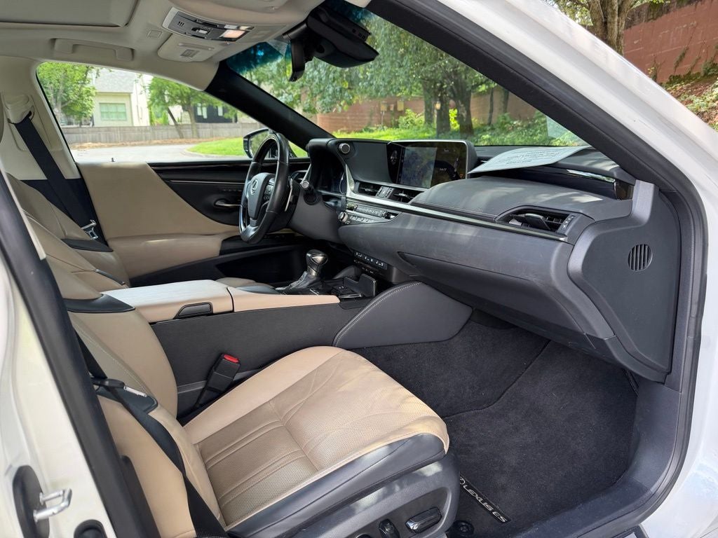 2021 Lexus ES 300h Ultra Luxury