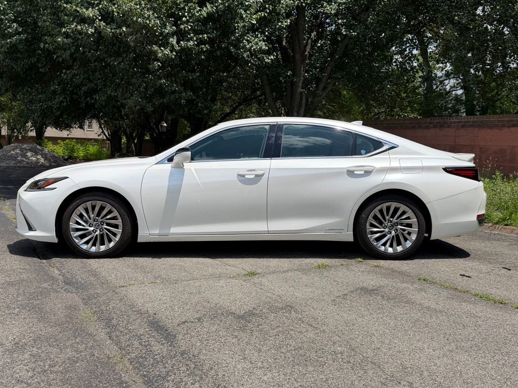 2021 Lexus ES 300h Ultra Luxury