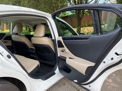 2021 Lexus ES 300h Ultra Luxury