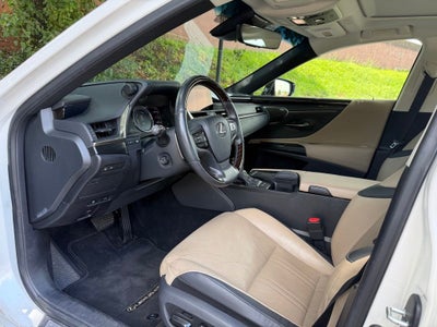 2021 Lexus ES 300h Ultra Luxury