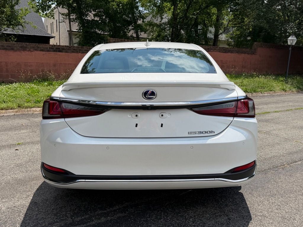 2021 Lexus ES 300h Ultra Luxury