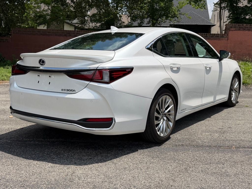 2021 Lexus ES 300h Ultra Luxury