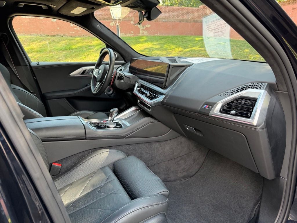 2025 BMW XM Base