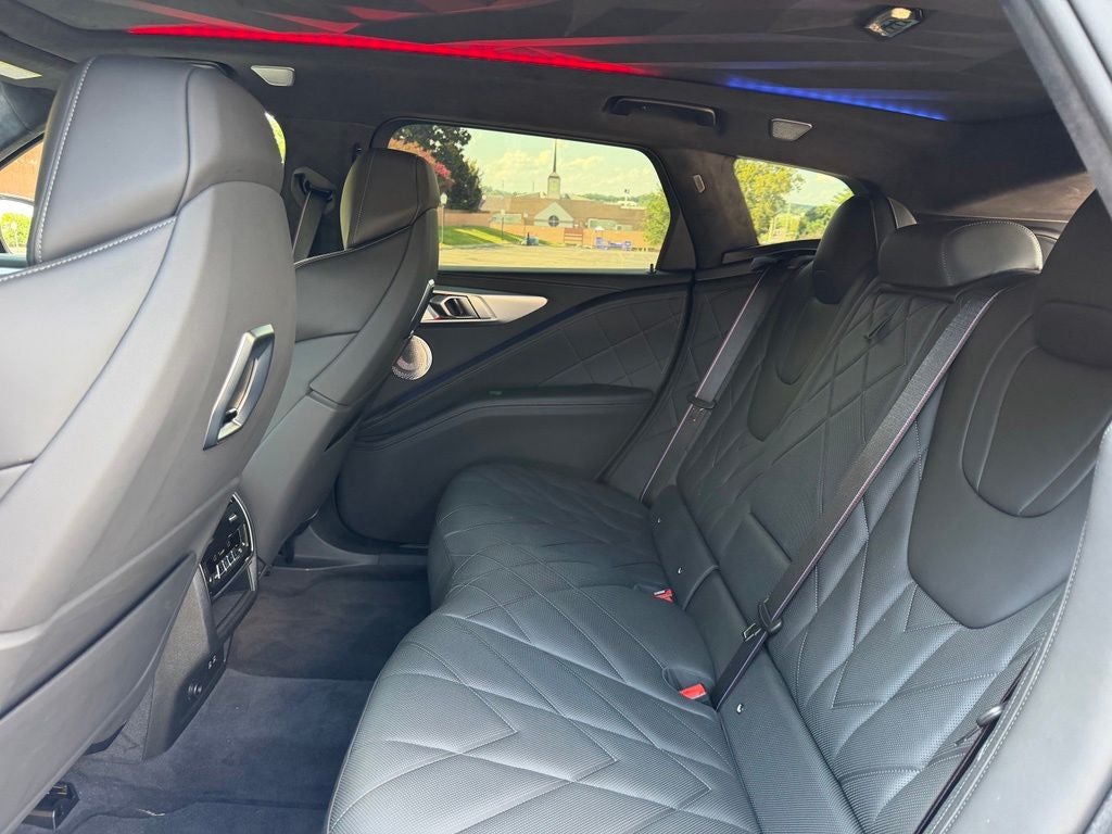 2025 BMW XM Base