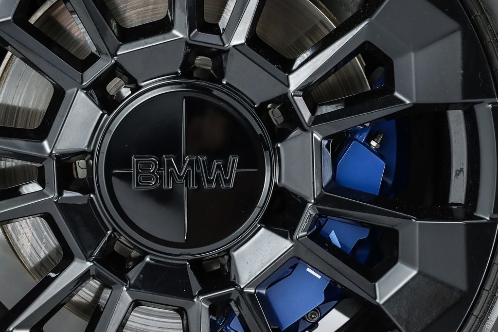 2025 BMW XM Base