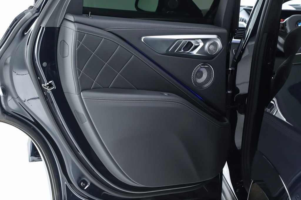 2025 BMW XM Base
