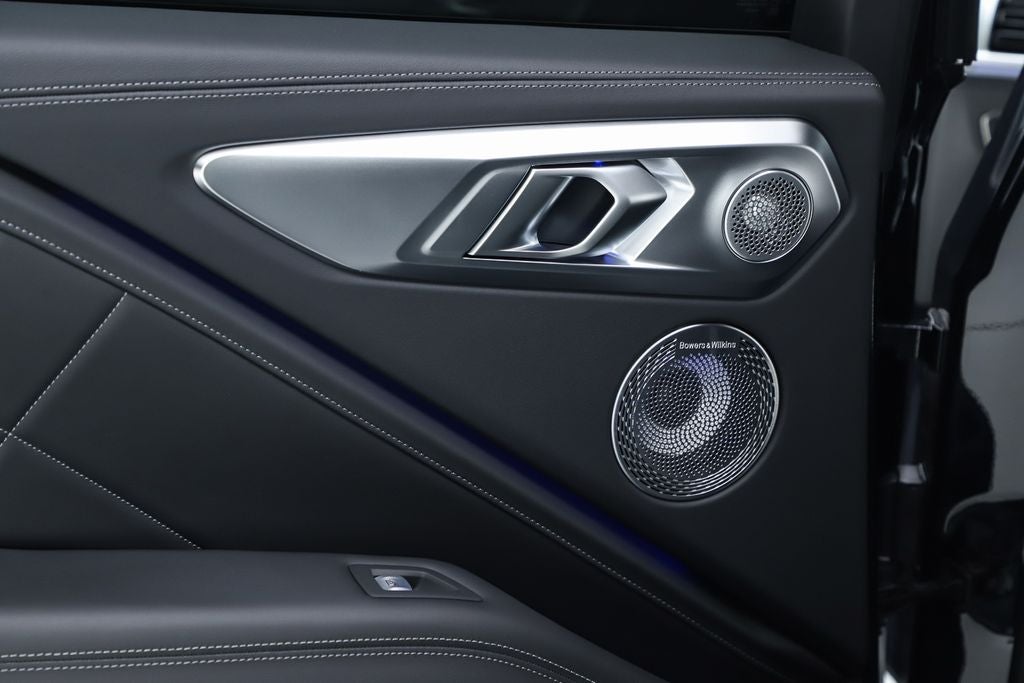 2025 BMW XM Base