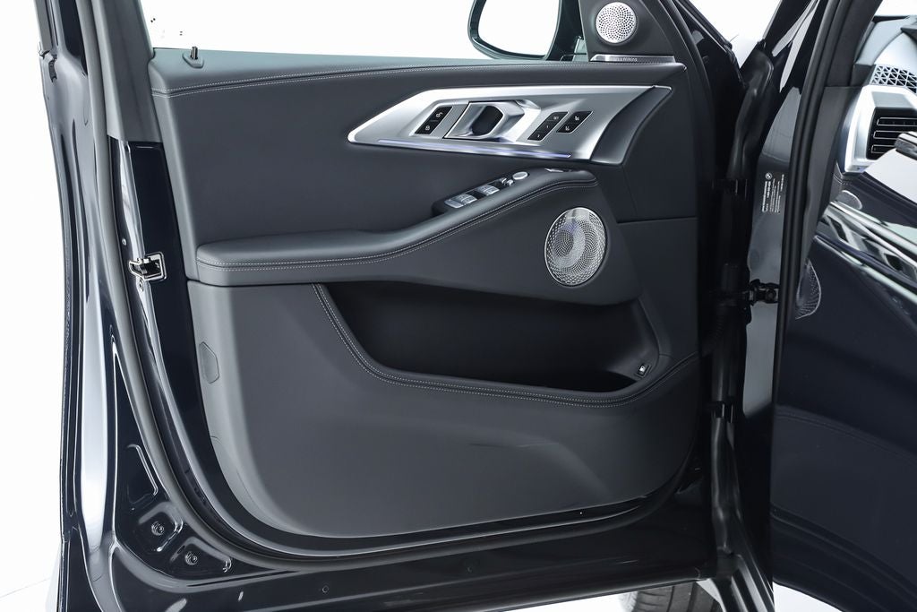 2025 BMW XM Base