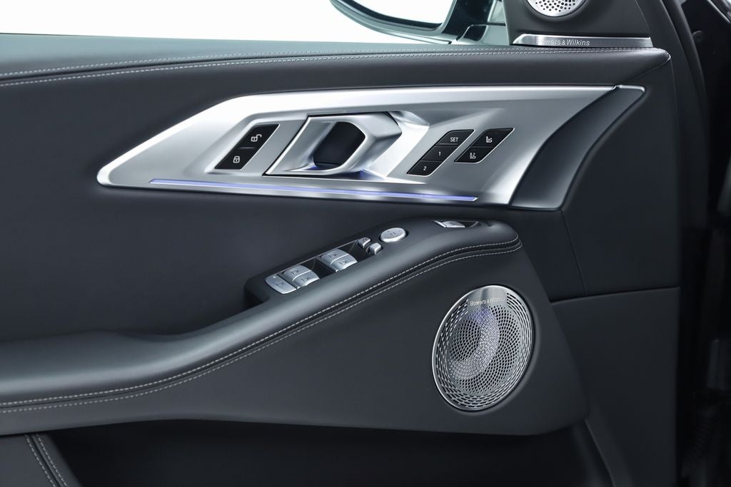 2025 BMW XM Base