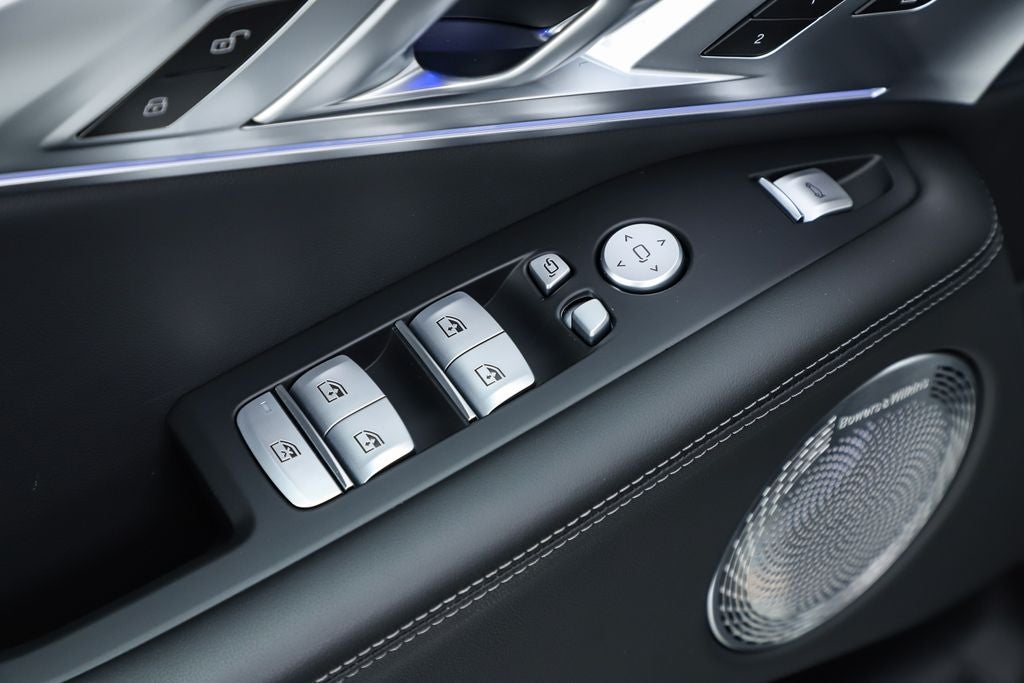 2025 BMW XM Base