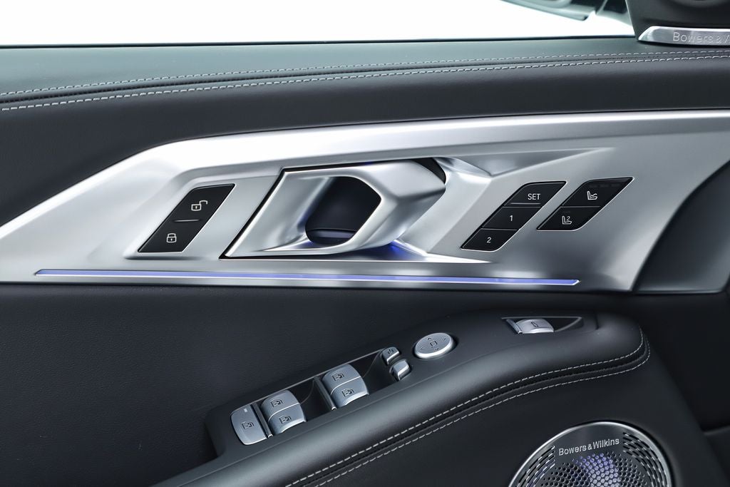 2025 BMW XM Base