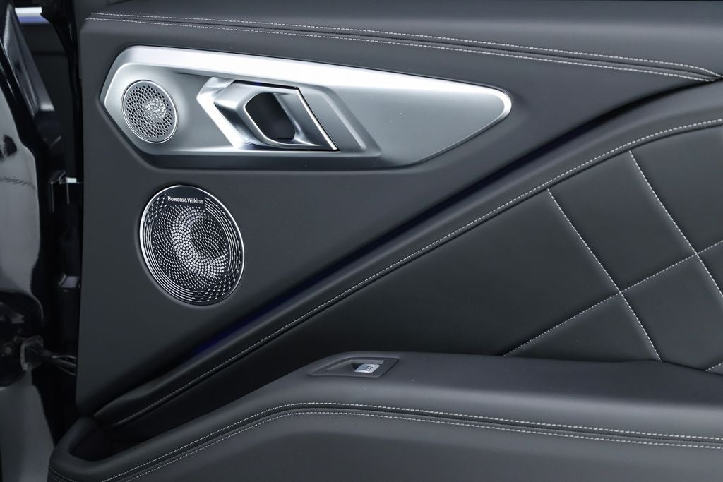 2025 BMW XM Base