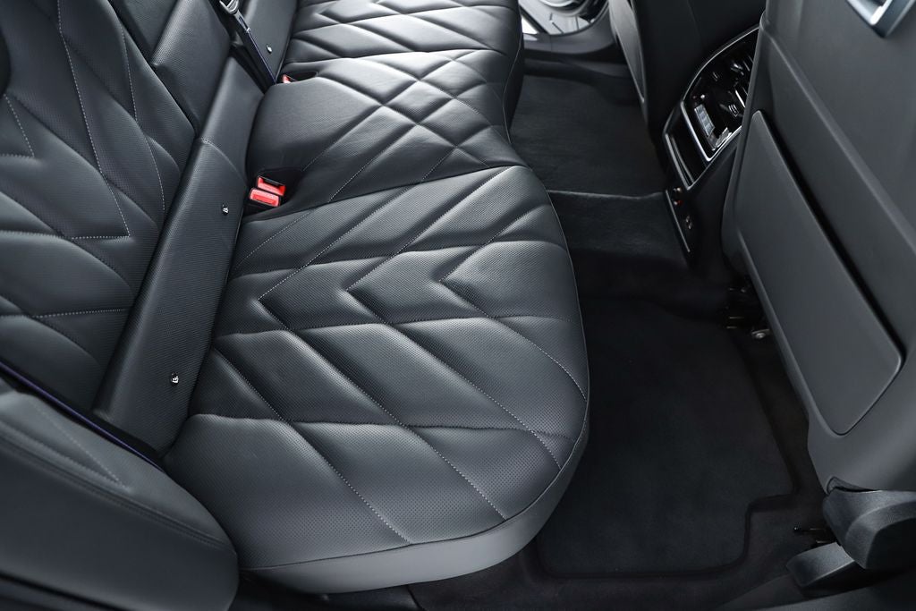 2025 BMW XM Base