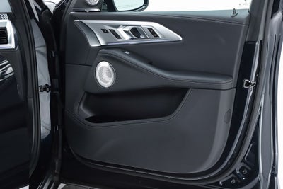 2025 BMW XM Base