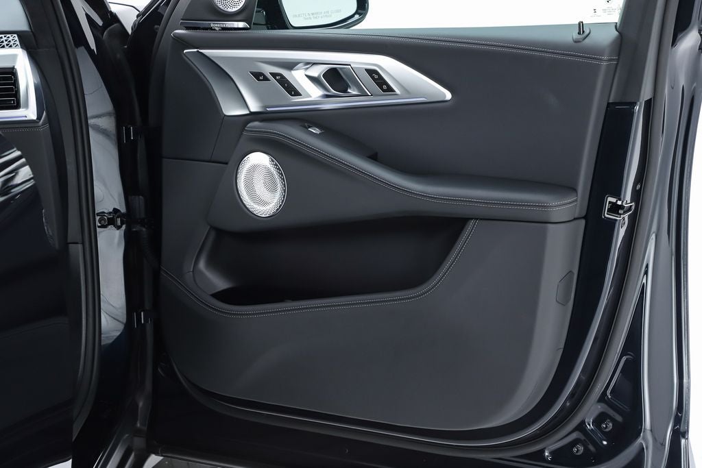 2025 BMW XM Base