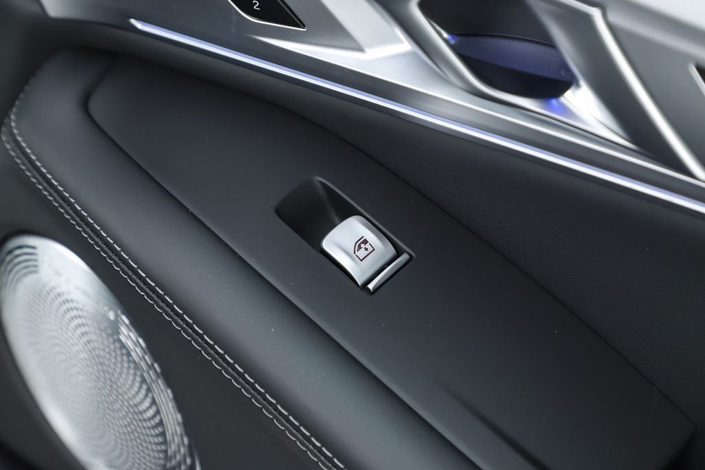 2025 BMW XM Base