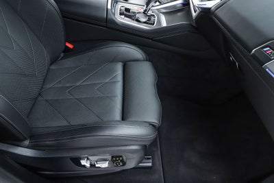 2025 BMW XM Base
