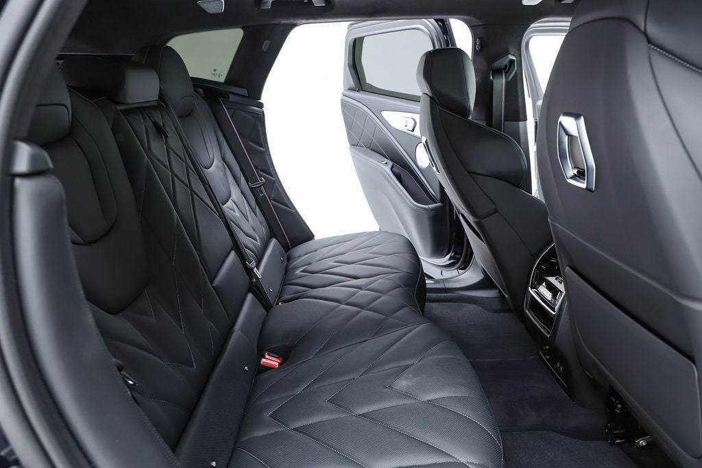2025 BMW XM Base