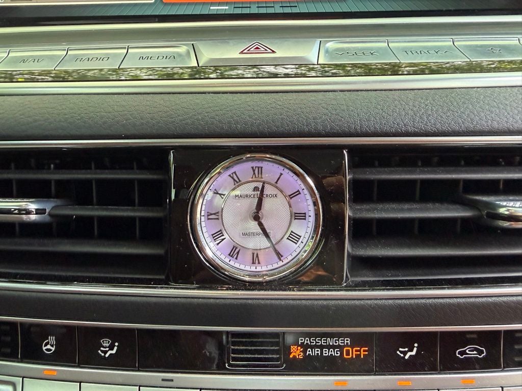 2020 Kia K900 Luxury