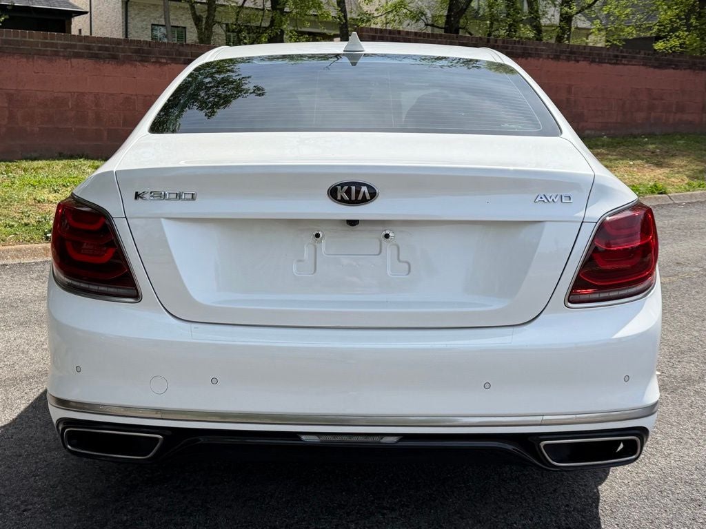 2020 Kia K900 Luxury