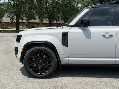 2026 Land Rover Defender 110 OCTA