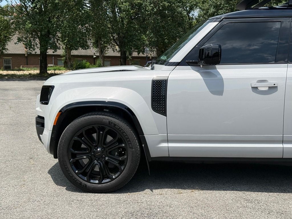 2026 Land Rover Defender 110 OCTA