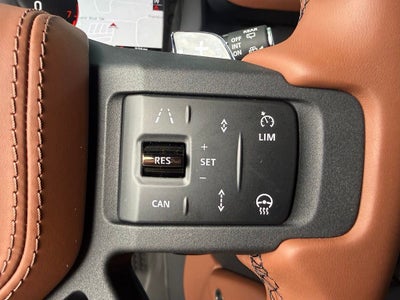 2026 Land Rover Defender 110 OCTA