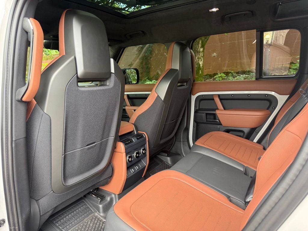 2026 Land Rover Defender 110 OCTA