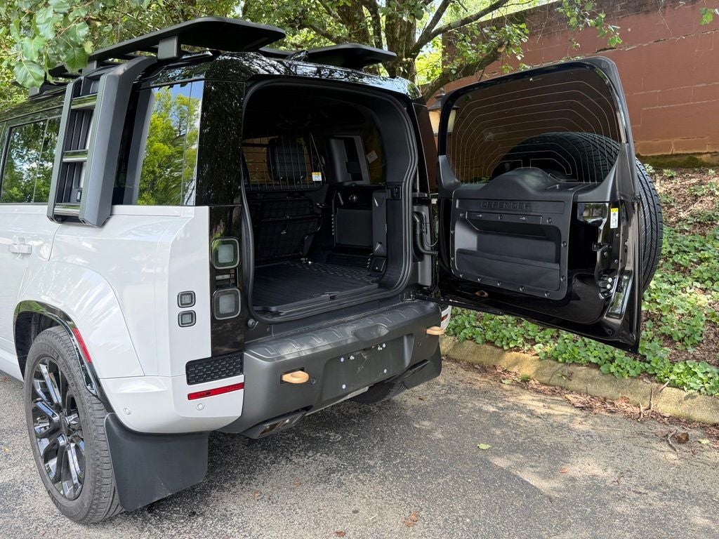 2026 Land Rover Defender 110 OCTA