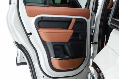 2026 Land Rover Defender 110 OCTA