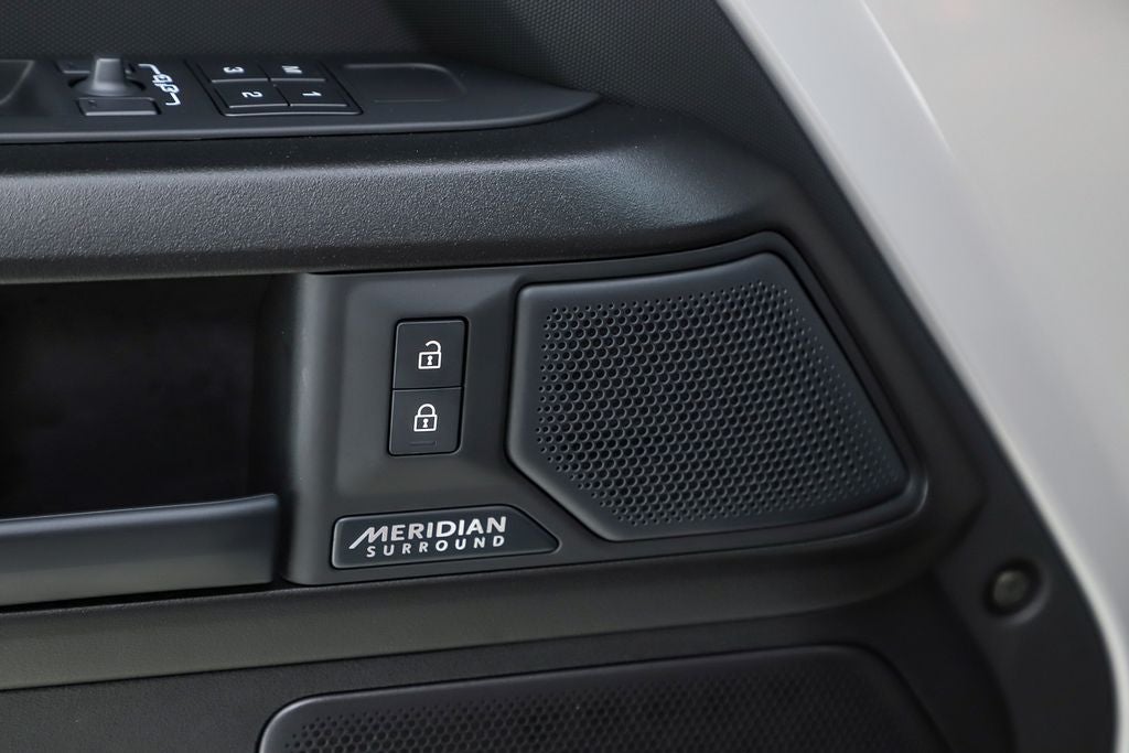 2026 Land Rover Defender 110 OCTA