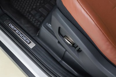 2026 Land Rover Defender 110 OCTA
