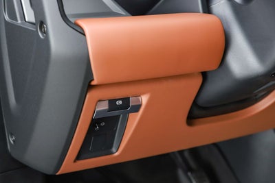 2026 Land Rover Defender 110 OCTA