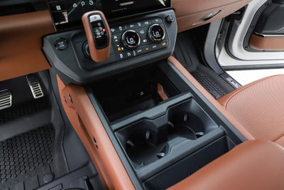 2026 Land Rover Defender 110 OCTA