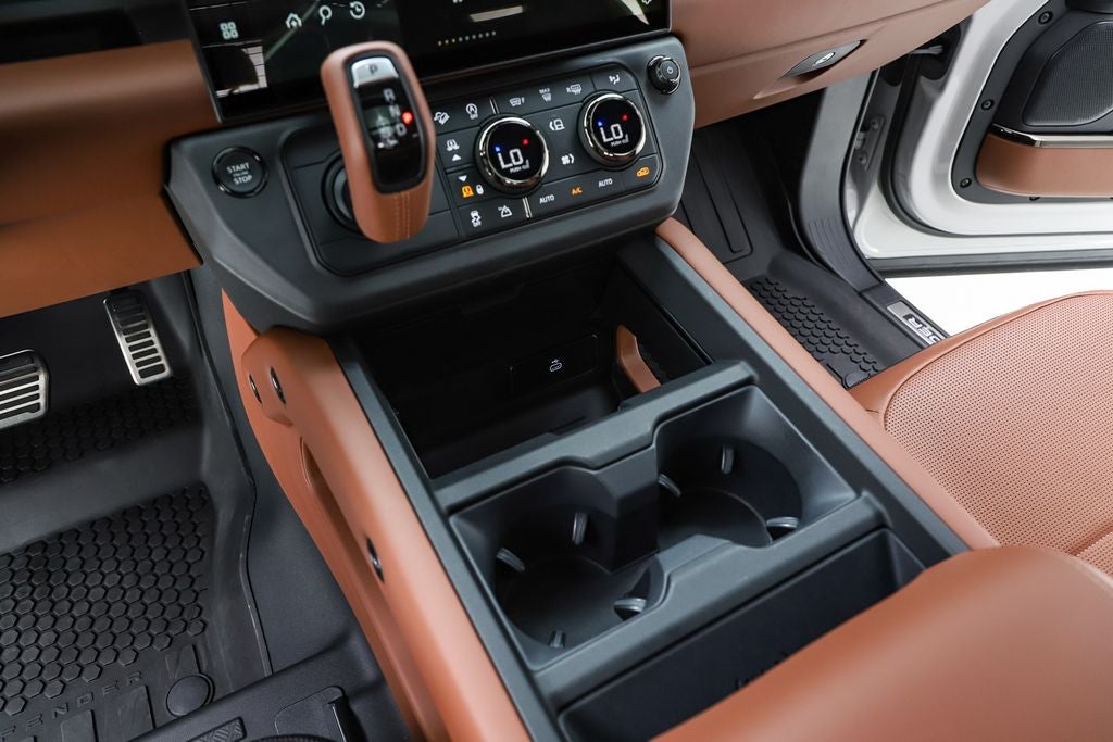 2026 Land Rover Defender 110 OCTA