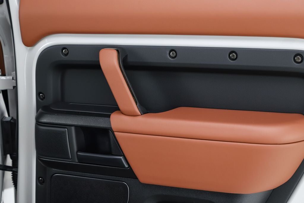 2026 Land Rover Defender 110 OCTA
