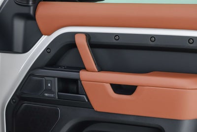2026 Land Rover Defender 110 OCTA