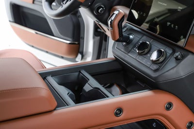 2026 Land Rover Defender 110 OCTA
