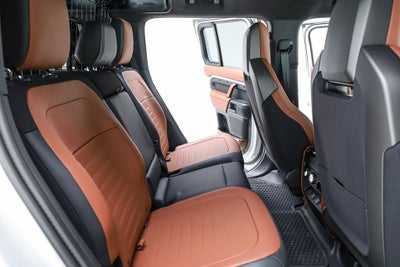 2026 Land Rover Defender 110 OCTA