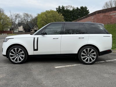 2025 Land Rover Range Rover SE