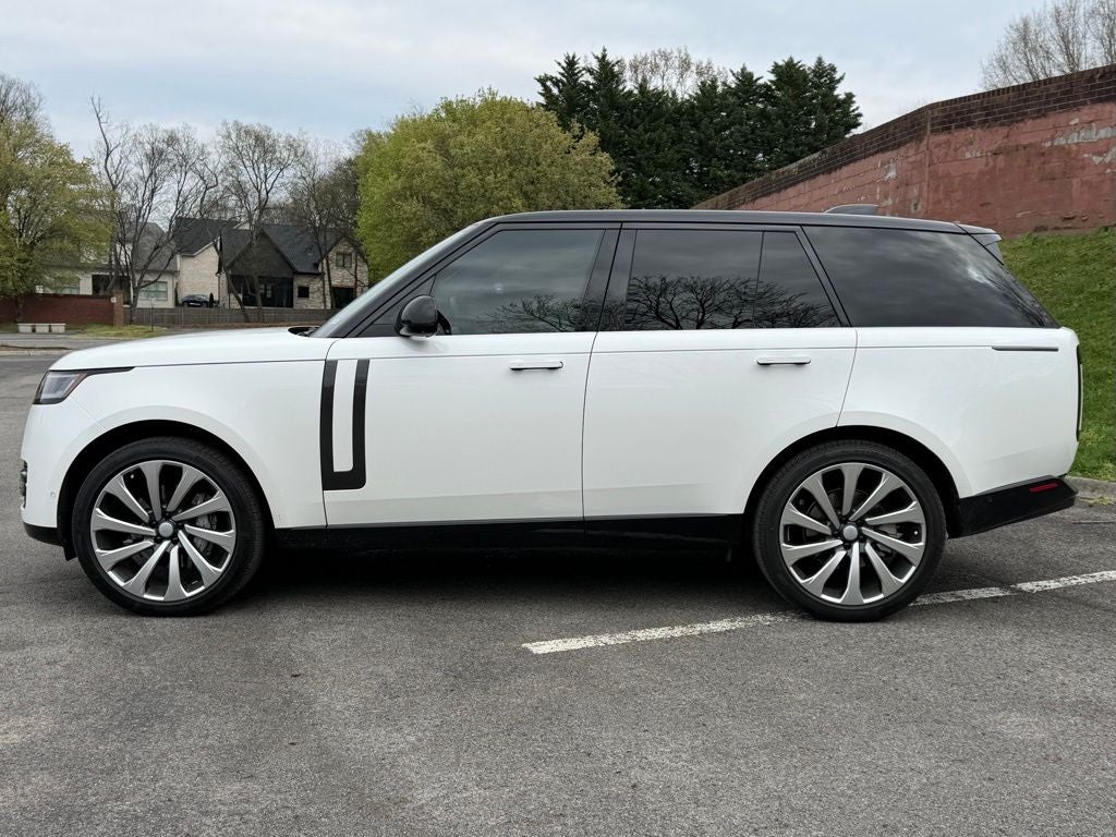 2025 Land Rover Range Rover SE