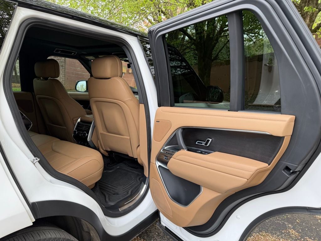 2025 Land Rover Range Rover SE