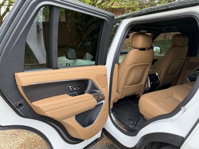 2025 Land Rover Range Rover SE