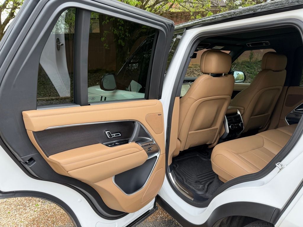2025 Land Rover Range Rover SE