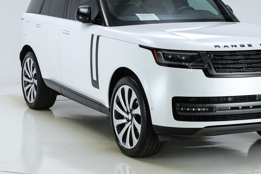2025 Land Rover Range Rover SE